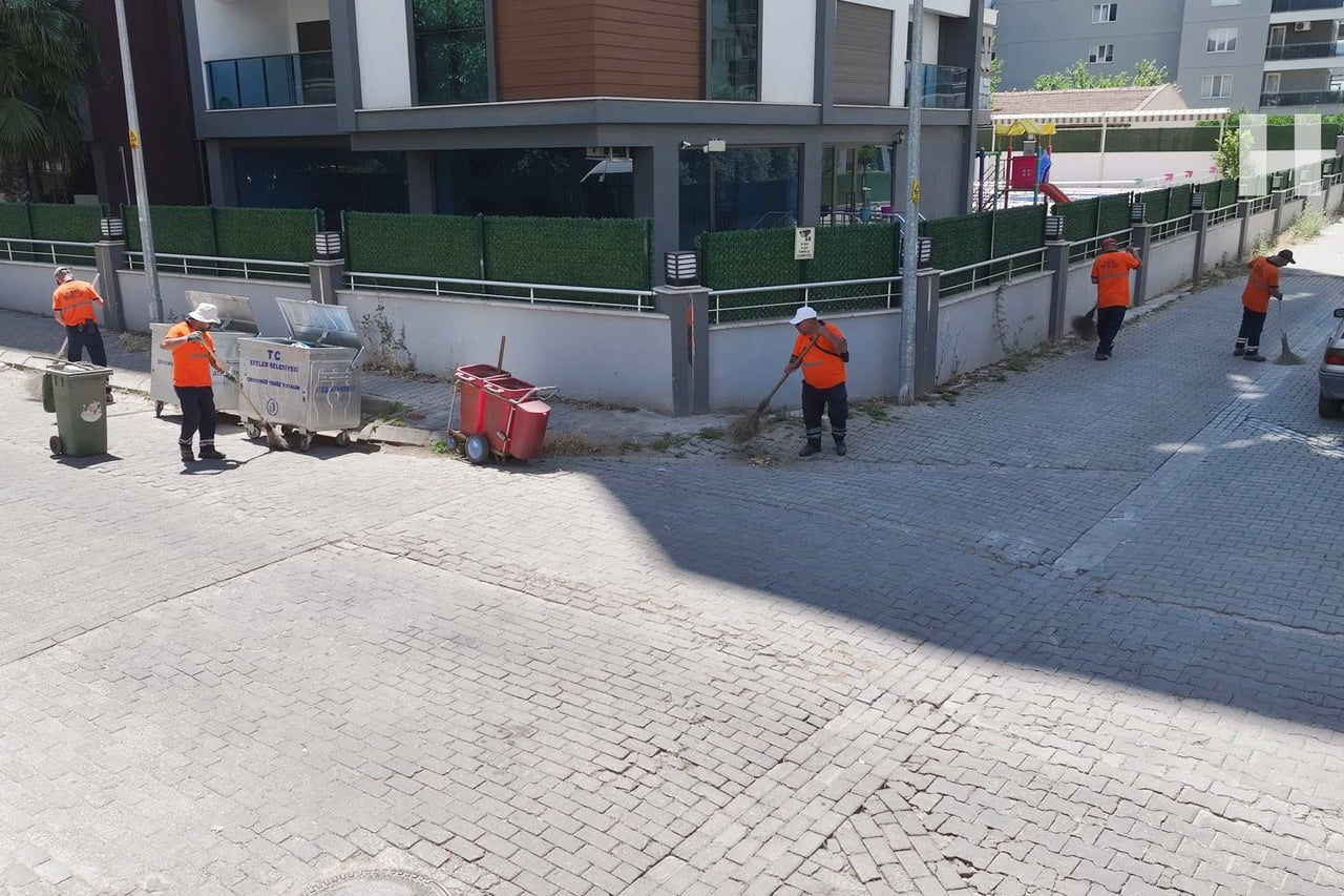 EFELER BELEDİYESİ DAHA TEMİZ, DAHA SAĞLIKLI VE DAHA KONFORLU BİR KENT HEDEFİYLE ÇALIŞMALARINI...