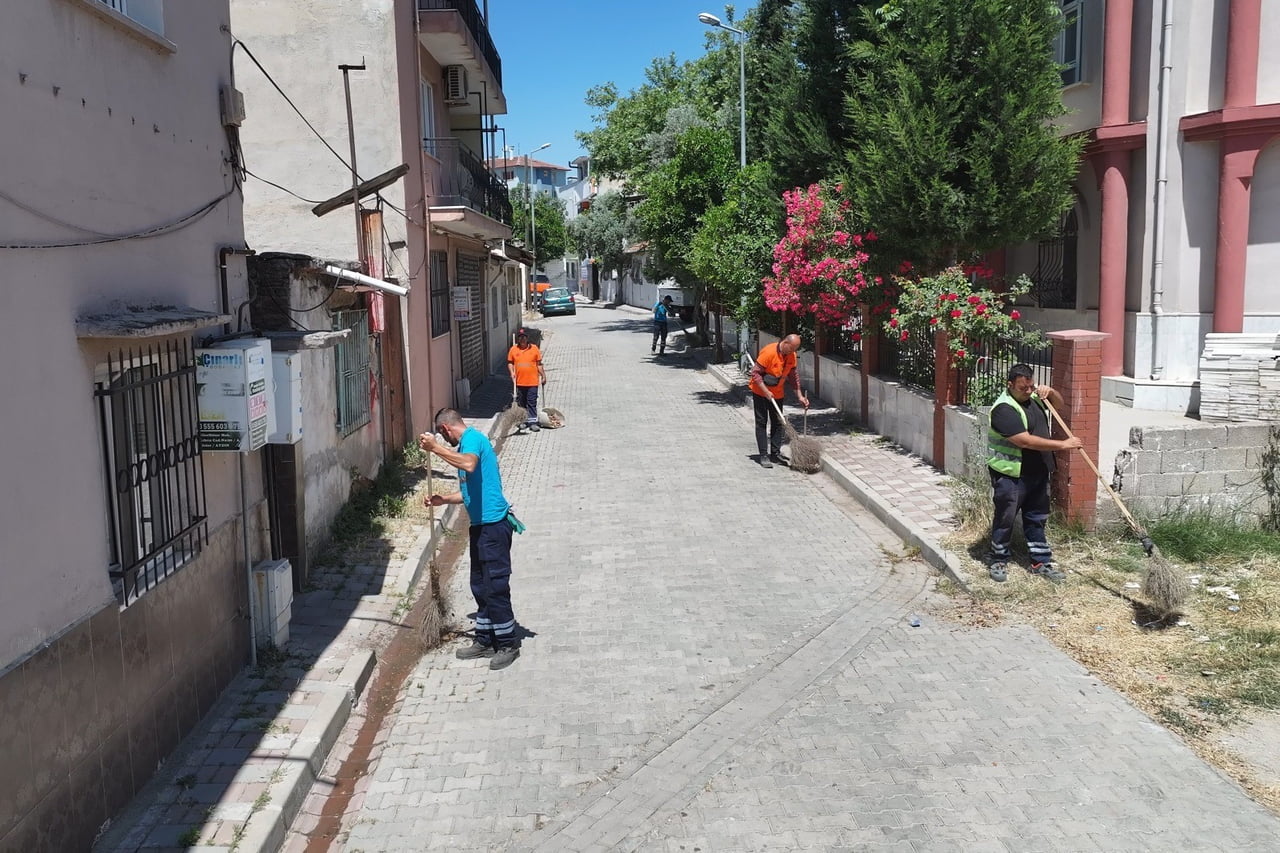 EFELER BELEDİYESİ DAHA TEMİZ, DAHA SAĞLIKLI VE DAHA KONFORLU BİR KENT HEDEFİYLE ÇALIŞMALARINI...