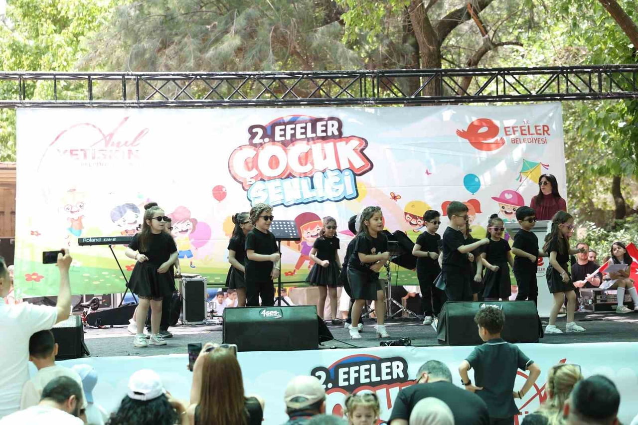 EFELER BELEDİYESİ TARAFINDAN BU YIL İKİNCİSİ DÜZENLENEN 'EFELER ÇOCUK ŞENLİĞİ' RENKLİ GÖRÜNTÜLERE...