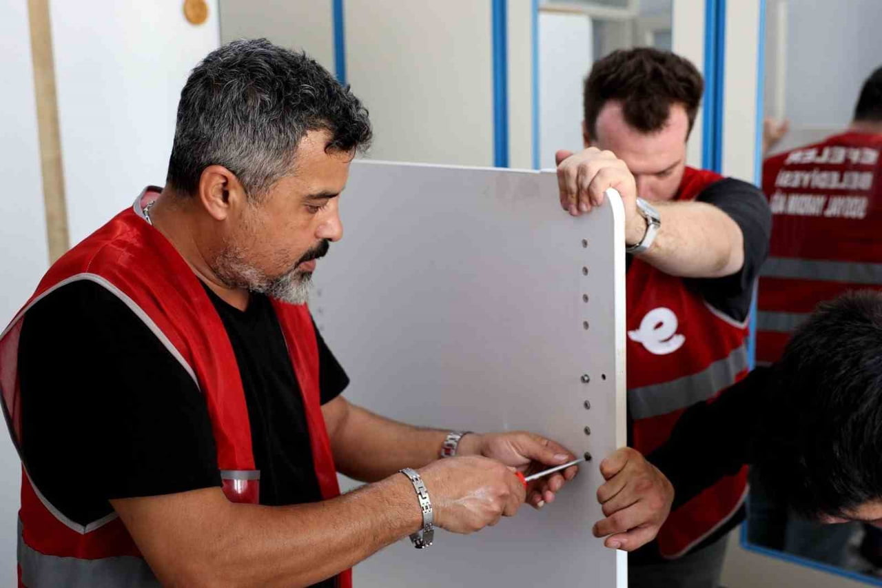 EFELER SOSYAL YARDIM AĞI VATANDAŞLARIN İHTİYAÇLARINI KARŞILIYOR