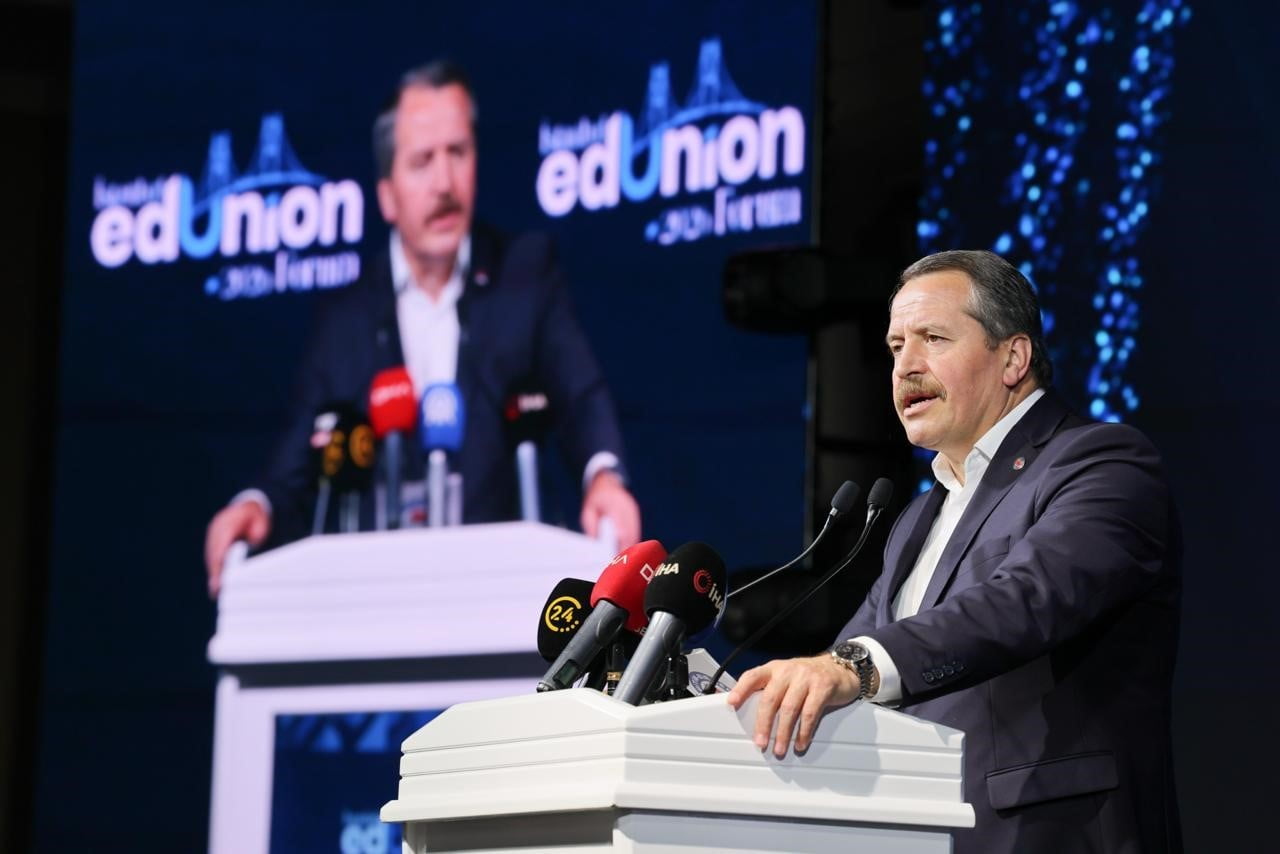 EĞİTİM-BİR-SEN GENEL BAŞKANI ALİ YALÇIN KONUŞMA YAPTI