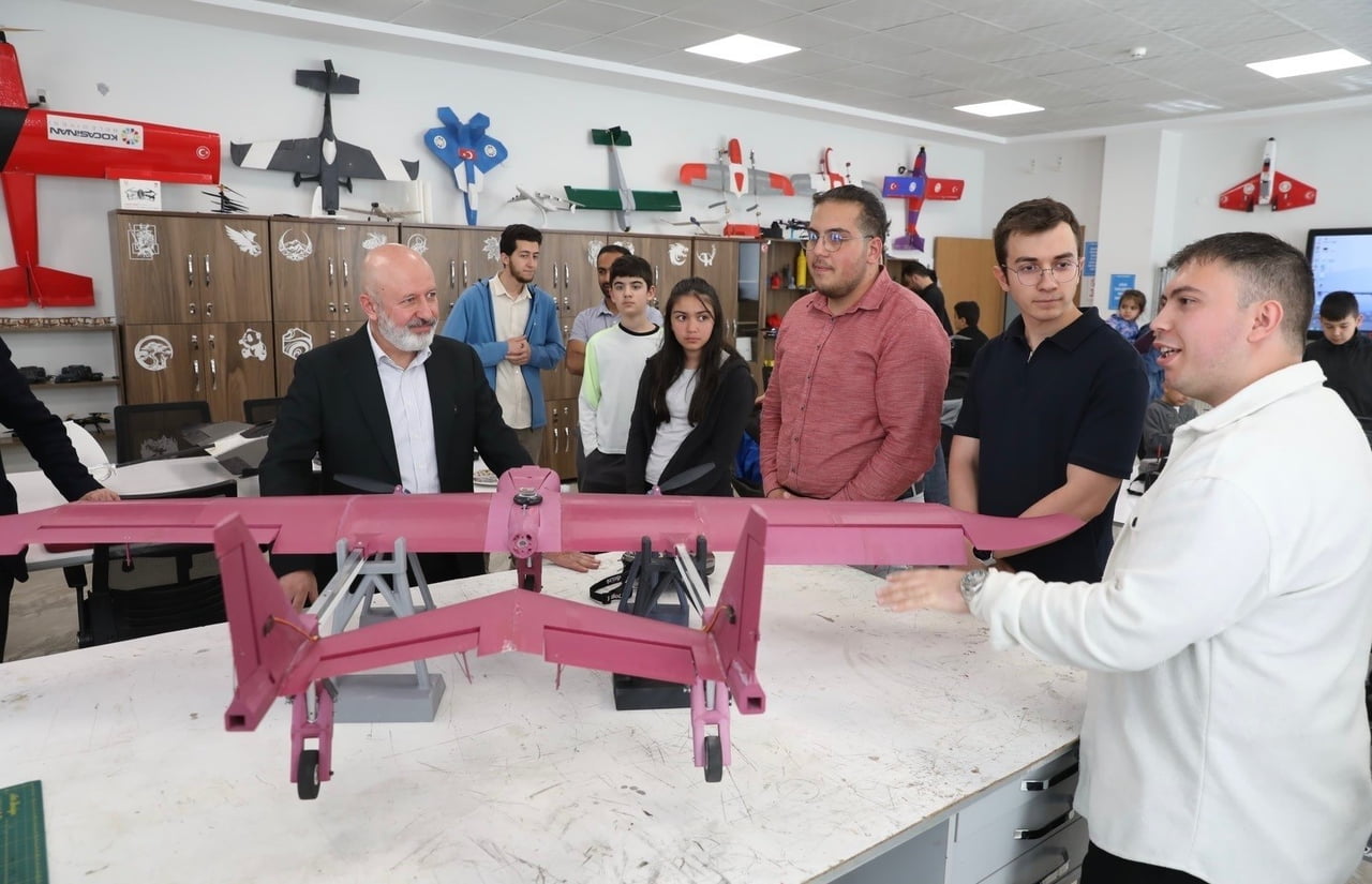 EĞİTİM, TEKNOLOJİ VE İNOVASYONA YAPTIĞI YATIRIMLARLA DİKKAT ÇEKEN KOCASİNAN BELEDİYESİ, ERASMUS...