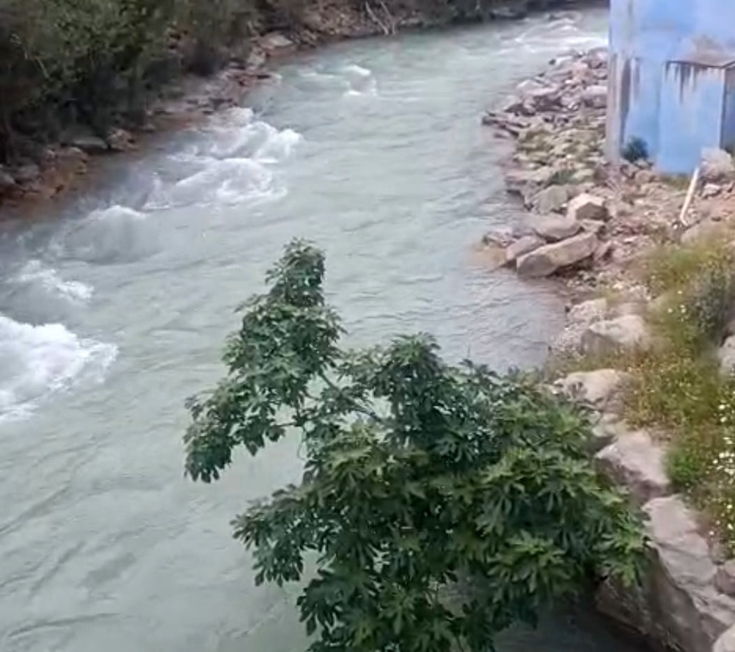 EĞLENCE ÇAYI'NA GİRDİKTEN SONRA KAYBOLAN ÖMER ALPTEKİN'İ ARAMA ÇALIŞMASI SÜRÜYOR.