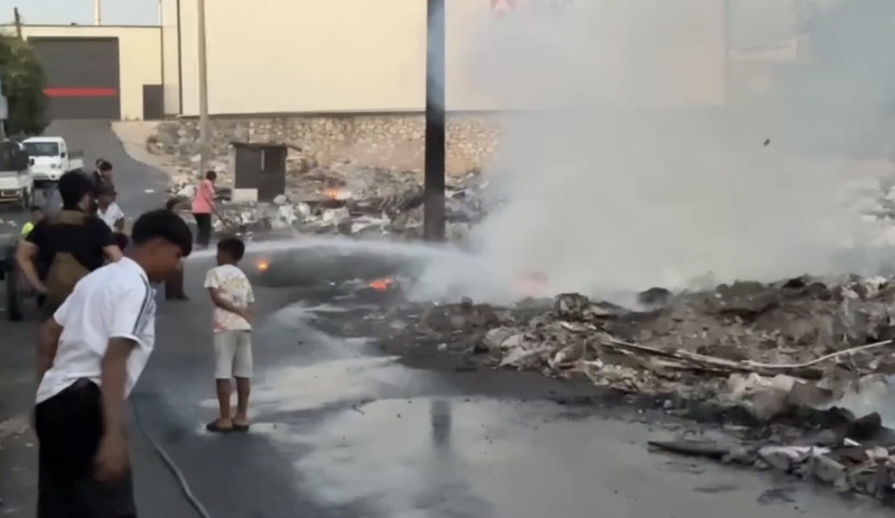 EKİPLERİN YANGINA MÜDAHELESİ