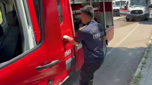 Elazığ'da otomobil tarlaya uçtu: 3 yaralı