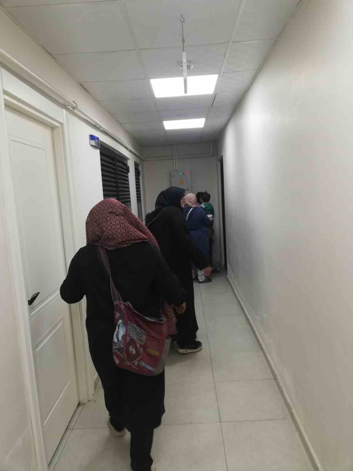 ELAZIĞ'DA ZABITA EKİPLERİ TARAFINDAN DİLENCİLERE YÖNELİK ÇALIŞMALAR ARALIKSIZ SÜRÜYOR