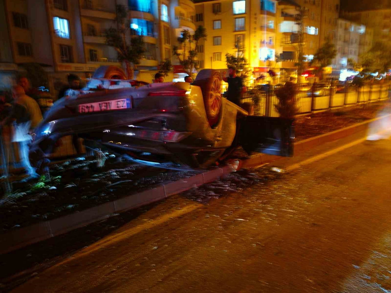 ELAZIĞ'IN KOVANCILAR İLÇESİ ÇIKIŞI PALU YOLU GİRİŞİNDE ÜÇ ARACIN KARIŞMASI SONUCU MEYDANA GELEN...