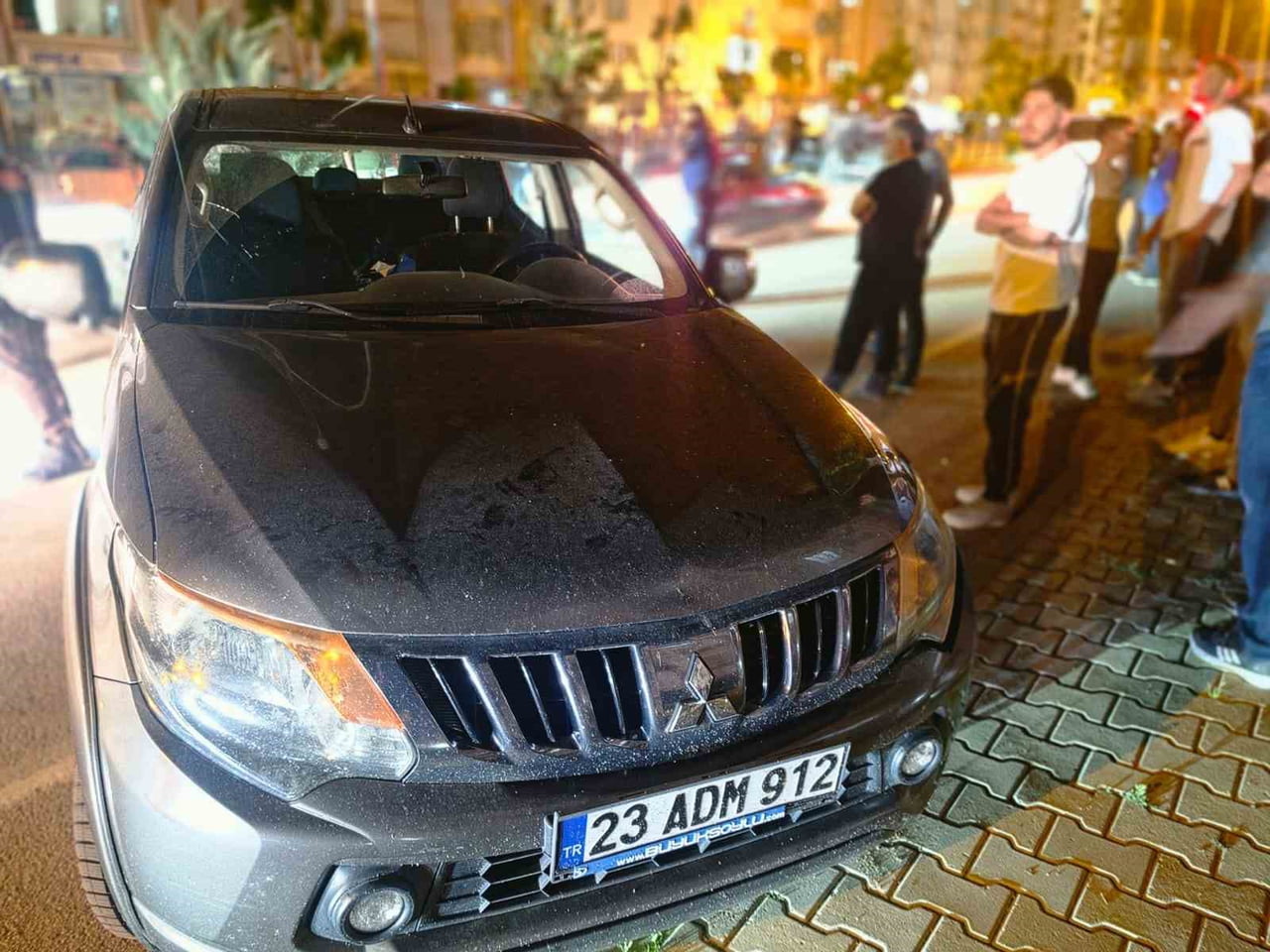 ELAZIĞ'IN KOVANCILAR İLÇESİ ÇIKIŞI PALU YOLU GİRİŞİNDE ÜÇ ARACIN KARIŞMASI SONUCU MEYDANA GELEN...