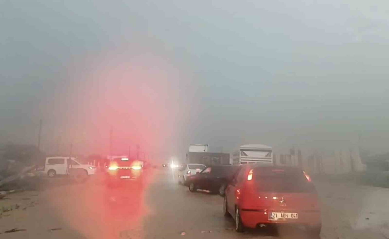 ELAZIĞ'IN KOVANCILAR İLÇESİNDE ETKİLİ OLAN AŞIRI YAĞIŞLARIN YOL AÇTIĞI ŞİDDETLİ SEL NEDENİYLE...