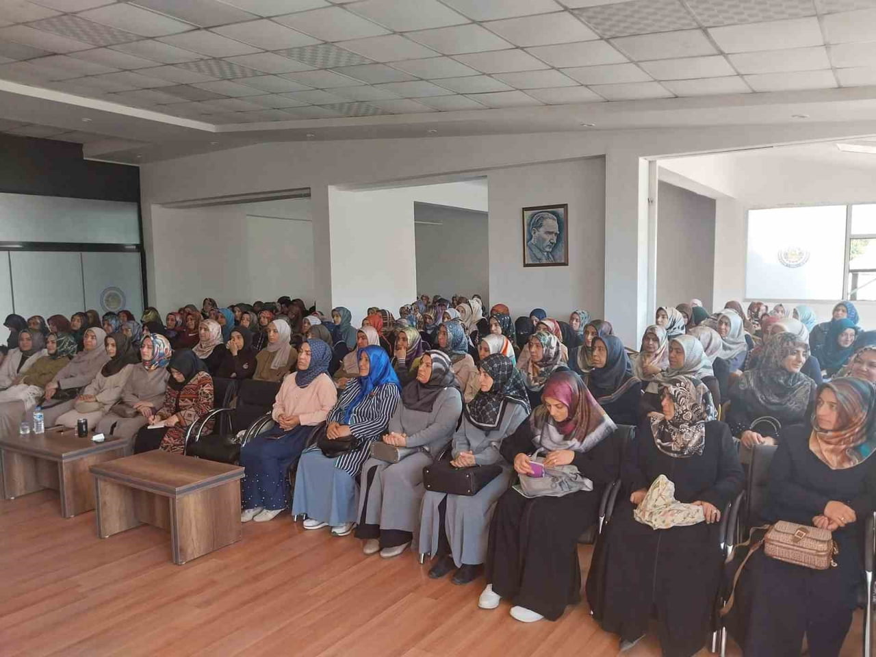 ELAZIĞ’DA KUR’AN KURSU ÖĞRETİCİLERİ VE DİN GÖREVLİLERİNE EĞİTİM