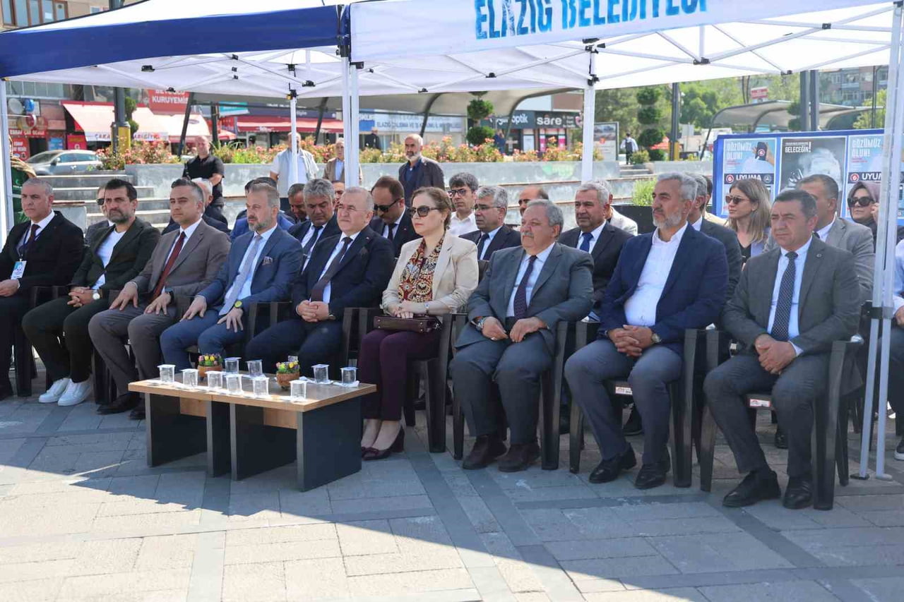 ELAZIĞ HALK EĞİTİMİ MERKEZİ MÜDÜRLÜĞÜ TARAFINDAN DÜZENLENEN “HAYAT BOYU ÖĞRENME HAFTASI”...
