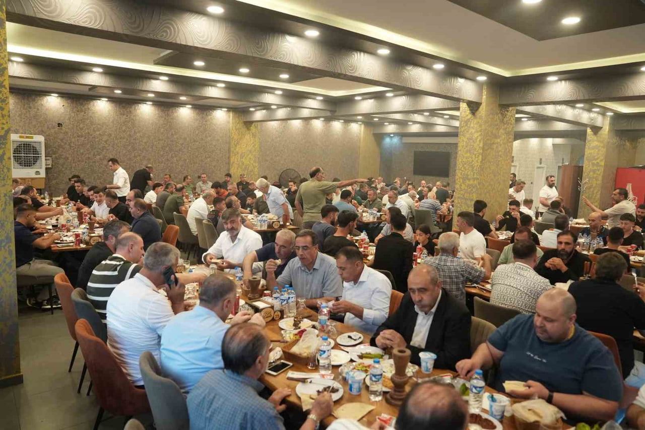 ELAZIĞ TİCARET BORSASI BAŞKAN ADAYI ŞENOL ARSLAN, KENTTEKİ KASAP ESNAFIYLA DÜZENLENEN İSTİŞARE VE...
