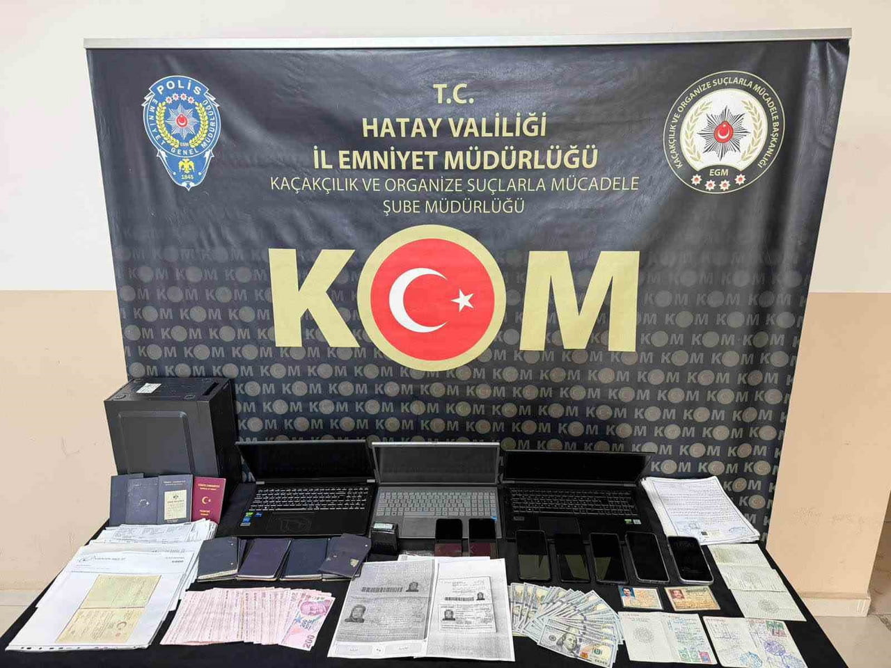 ELE GEÇİRİLEN SAHTE EVRAKLAR