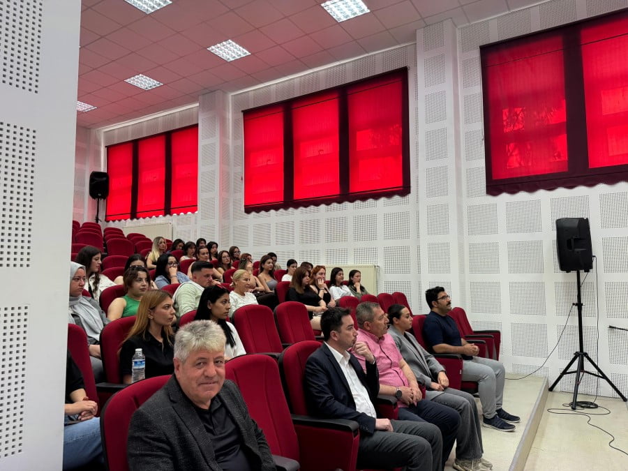EMET MYO’DA "SAĞLIKTA KARİYER SOHBETLERİ" ETKİNLİĞİ DÜZENLENDİ