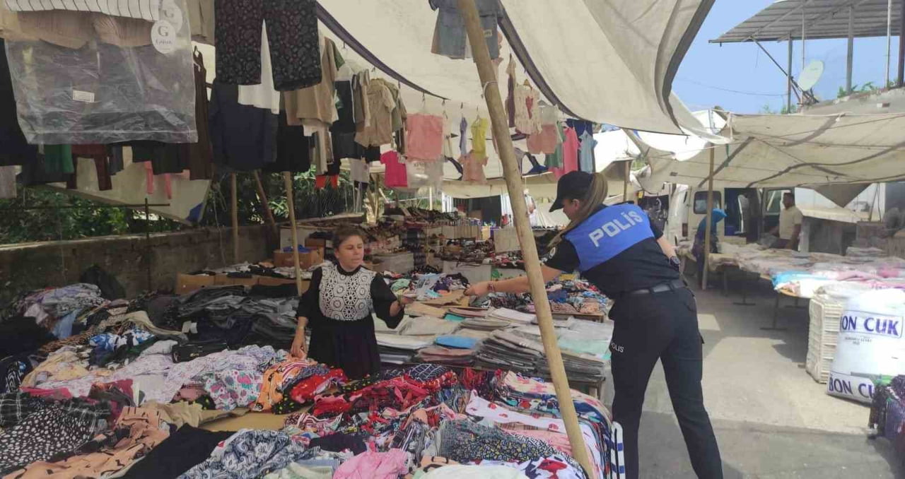 EMNİYET PERSONELİ, ESENTEPE MAHALLESİ HALK PAZARI’NDA VATANDAŞLARA DOLANDIRICILIK YÖNTEMLERİ VE...