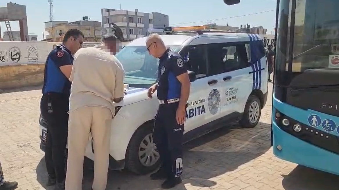 ENGELLİ KARA İLE TARTIŞAN ŞOFÖR Ş.H.’YE 3 AYRI MADDEDEN PARA CEZASI UYGULANIRKEN, KOOPERATİF...