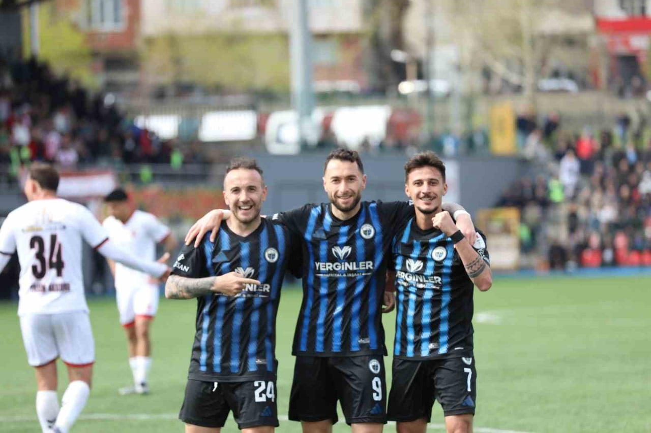 ERCİYES 38 FUTBOL SPOR KULÜBÜ YENİ SEZON ÖNCESİ İÇ TRANSFERDE 5 İSİM İLE YENİDEN...