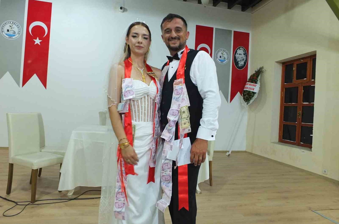 ERHAN-BANU ÇAKAR ÇİFTİ