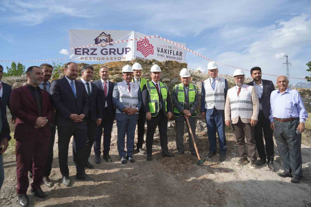 ERZİNCAN'DA HAYATA GEÇİRİLECEK TARİHİ ERZİNCAN ARKEOPARK PROJESİ'NİN KAZI ÇALIŞMALARI, TÜRK...