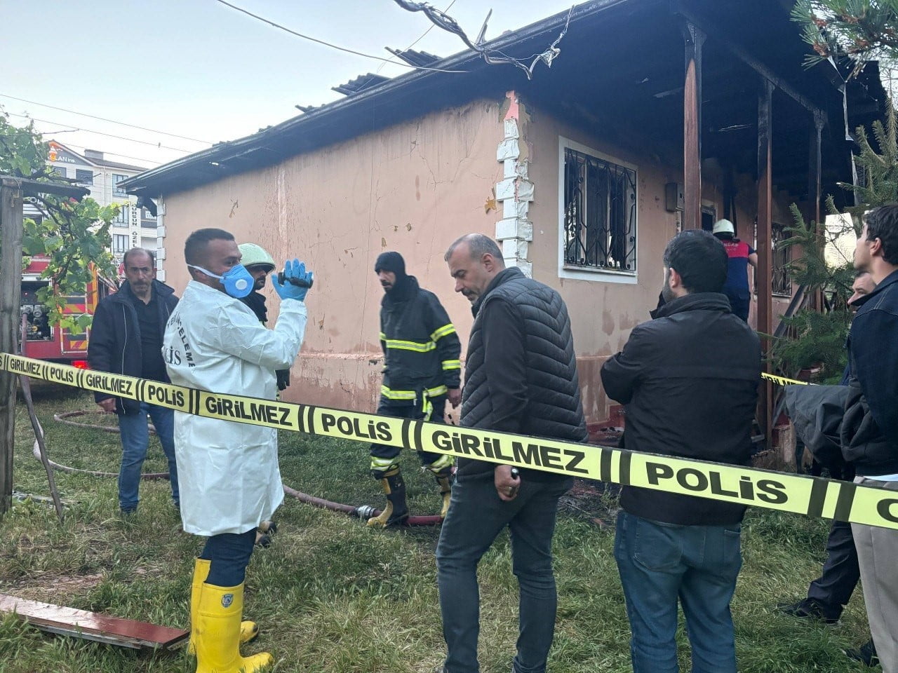 ERZİNCAN'DA MÜSTAKİL EVDE ÇIKAN YANGINDA YALNIZ YAŞAYAN 72 YAŞINDAKİ EMEKLİ ÖĞRETMEN HAYATINI...