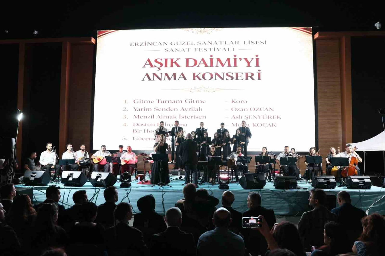 ERZİNCAN'DA SANAT FESTİVALİ ÂŞIK DAİMİ ESERLERİYLE BAŞLADI