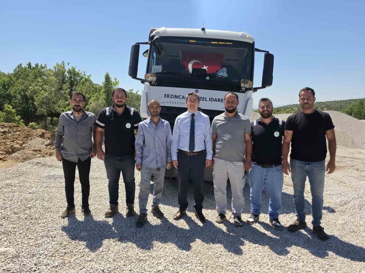 ERZİNCAN'IN KEMALİYE İLÇESİNDE, 16 KÖYÜ İLÇE MERKEZİNE BAĞLAYAN TOPKAPI GRUP KÖY YOLU'NDA İKİNCİ...
