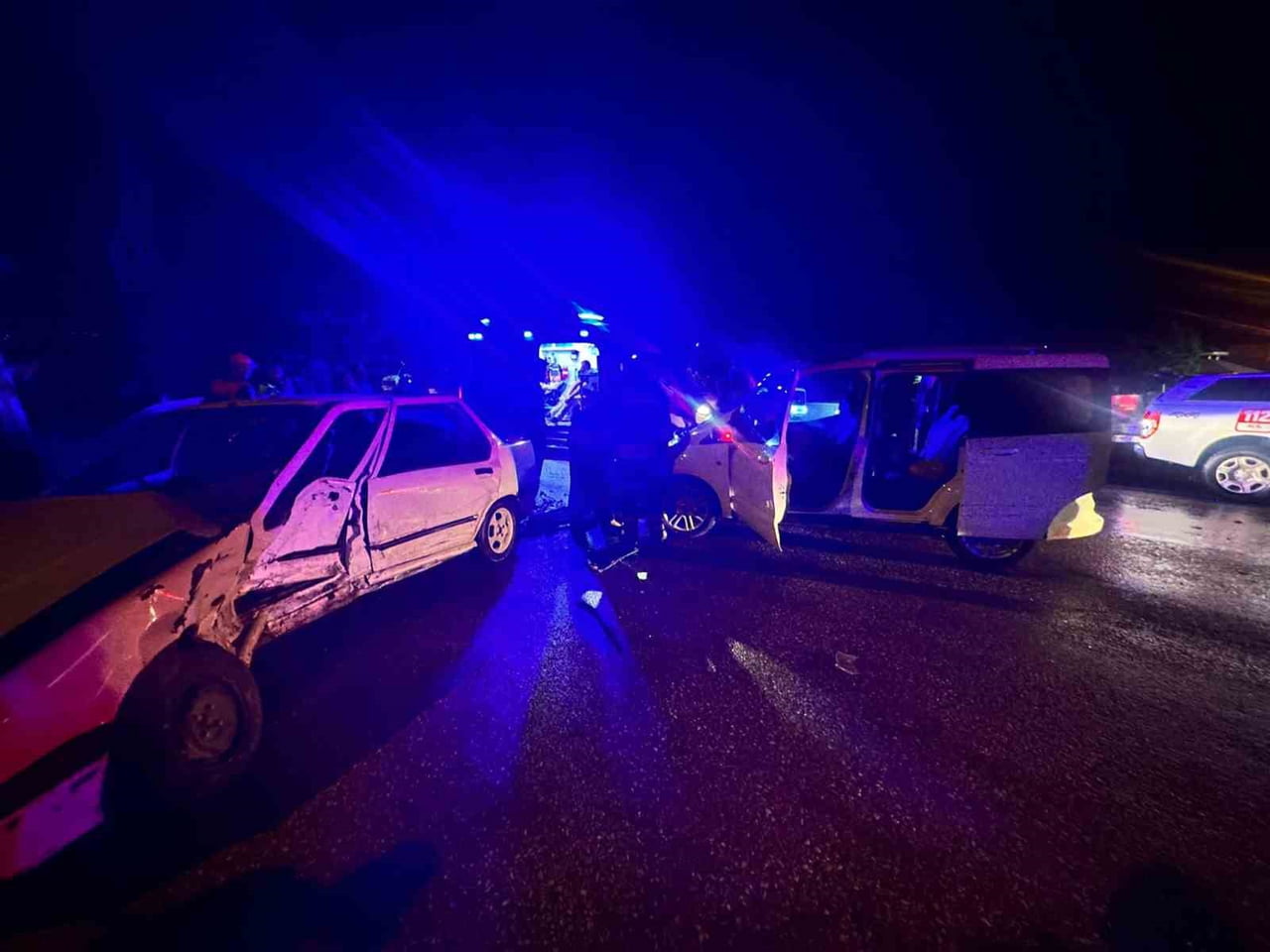 ERZİNCAN’DA 2 ARACIN ÇARPIŞTIĞI KAZADA 5 KİŞİ YARALANDI