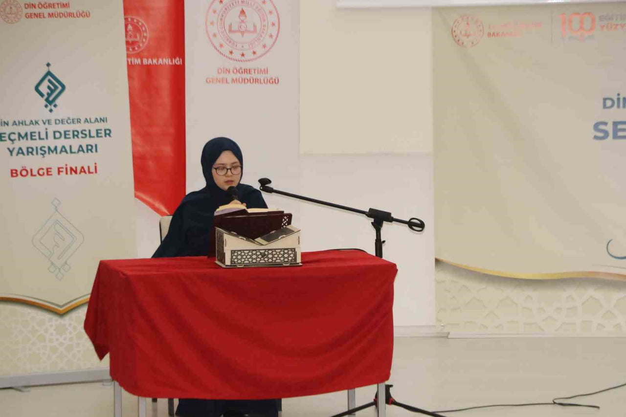 ERZİNCAN, KUR’AN-I KERİM’İ GÜZEL OKUMA YARIŞMASI BÖLGE FİNALİNE EV SAHİPLİĞİ YAPTI