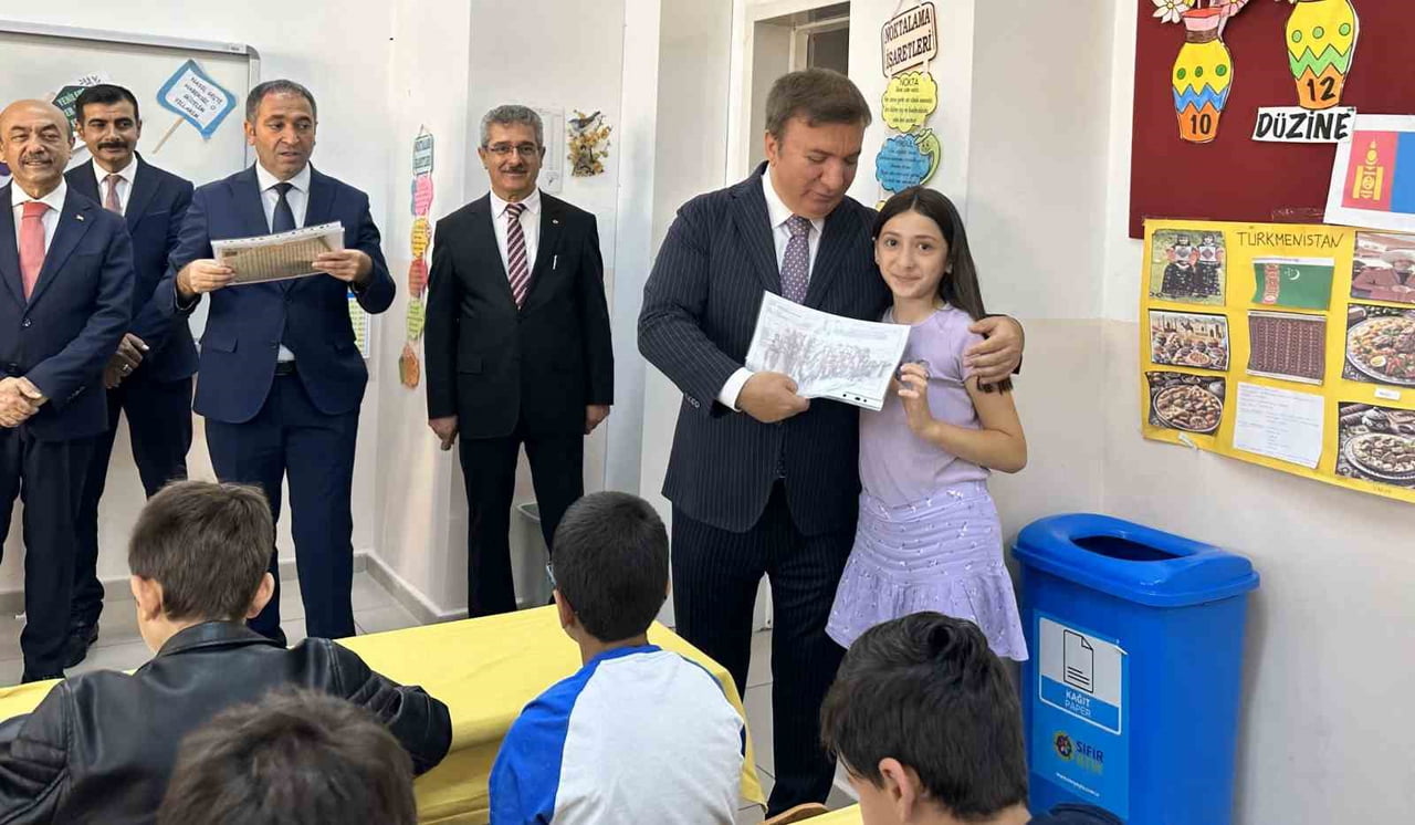 ERZİNCAN VALİSİ HAMZA AYDOĞDU, 2025-2026 EĞİTİM ÖĞRETİM YILININ SONA ERMESİ DOLAYISIYLA...