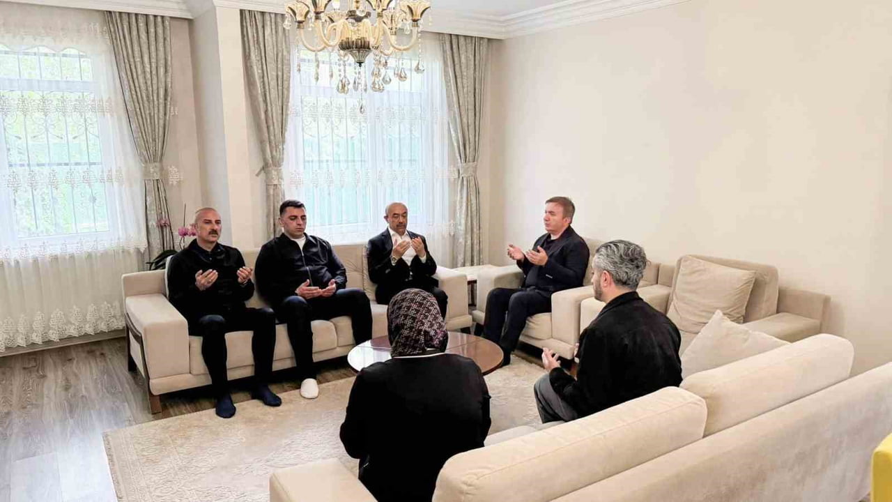ERZİNCAN VALİSİ HAMZA AYDOĞDU, İL MİLLİ EĞİTİM MÜDÜRÜ HACI ÖMER KARTAL’A TAZİYE ZİYARETİNDE...