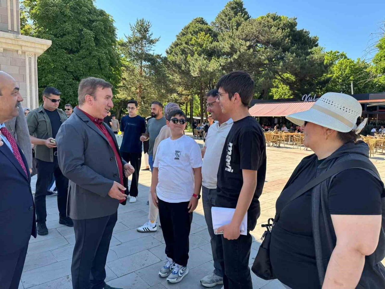 ERZİNCAN VALİSİ HAMZA AYDOĞDU, LİSELERE GEÇİŞ SİSTEMİ (LGS) KAPSAMINDAKİ MERKEZİ SINAVA GİRECEK...