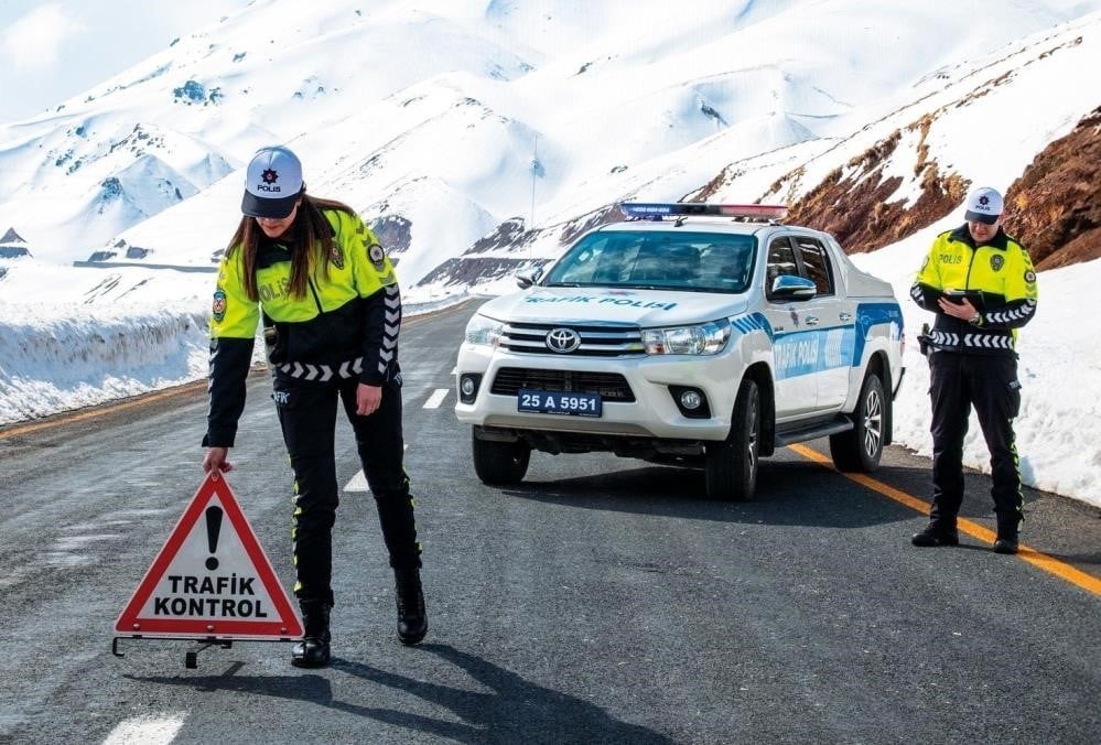 ERZURUM'DA POLİS SORUMLULUK BÖLGESİNDE, 2026 YILININ MAYIS AYINDA 146 MADDİ HASARLI KAZA MEYDANA...