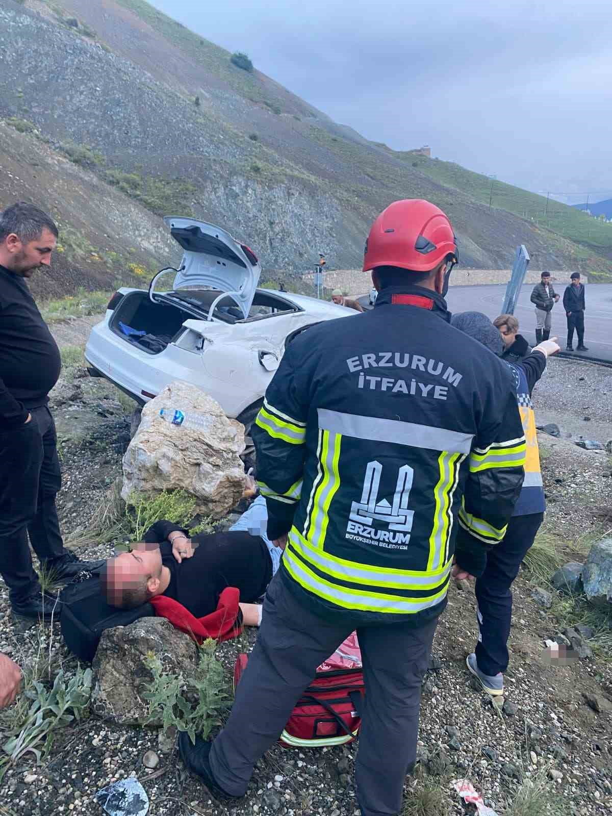 ERZURUM'UN AŞKALE İLÇESİNDE MEYDANA GELEN TRAFİK KAZASINDA 4 KİŞİ YARALANDI. YARALILARDAN...