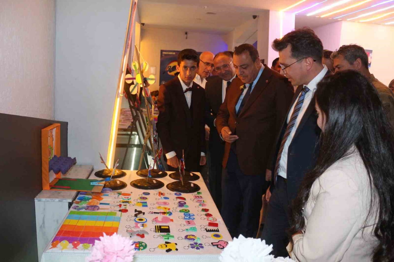 ERZURUM'UN NARMAN İLÇESİ ÖZEL EĞİTİM ÖĞRENCİLERİNİN YIL BOYUNCA BÜYÜK EMEK, SABIR VE ÖZVERİYLE...