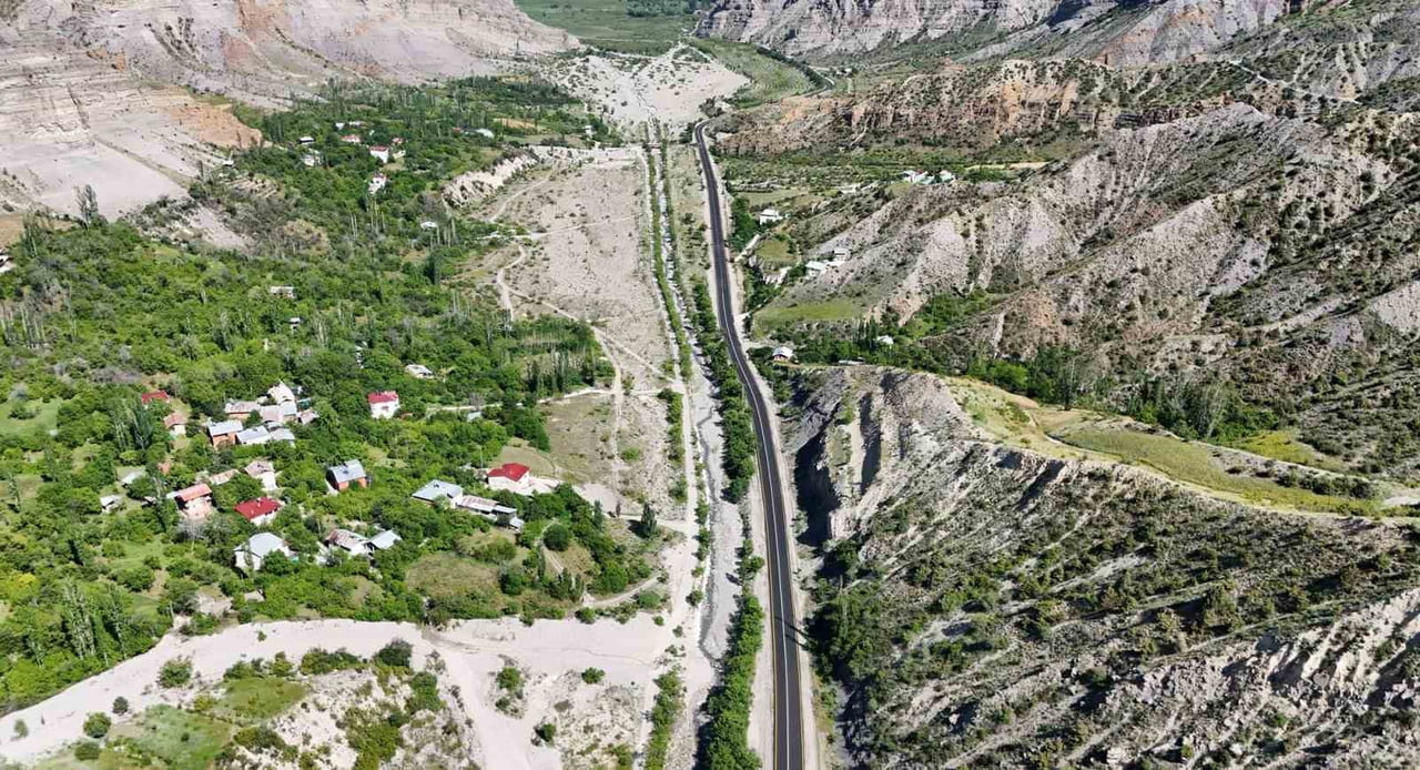 ERZURUM BÜYÜKŞEHİR BELEDİYESİ, İL GENELİNDE SÜRDÜRDÜĞÜ ULAŞIM YATIRIMLARINA BİR YENİSİNİ DAHA...