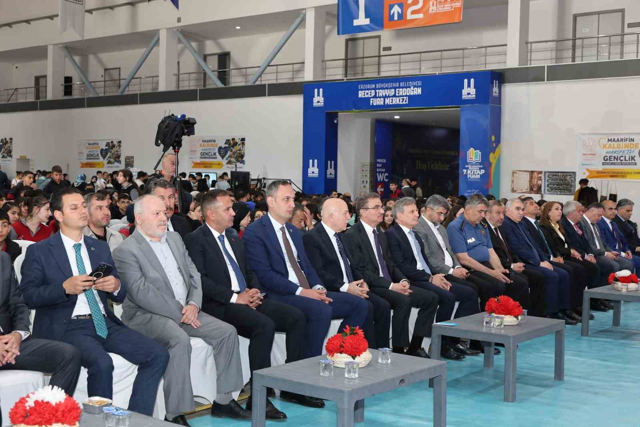 ERZURUM’DA MESLEKİ VE TEKNİK EĞİTİMİN GÜCÜNÜ, ÜRETİMİN DEĞERİNİ VE GENÇLERİN YETENEKLERİNİ ORTAYA...