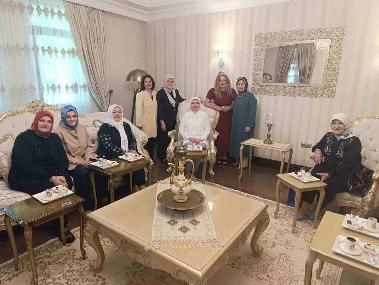 ERZURUM KENT KONSEYİ KADIN MECLİSİ, ERZURUM VALİSİ AYDIN BARUŞ’UN EŞİ NAGİHAN BARUŞ’U ZİYARET...