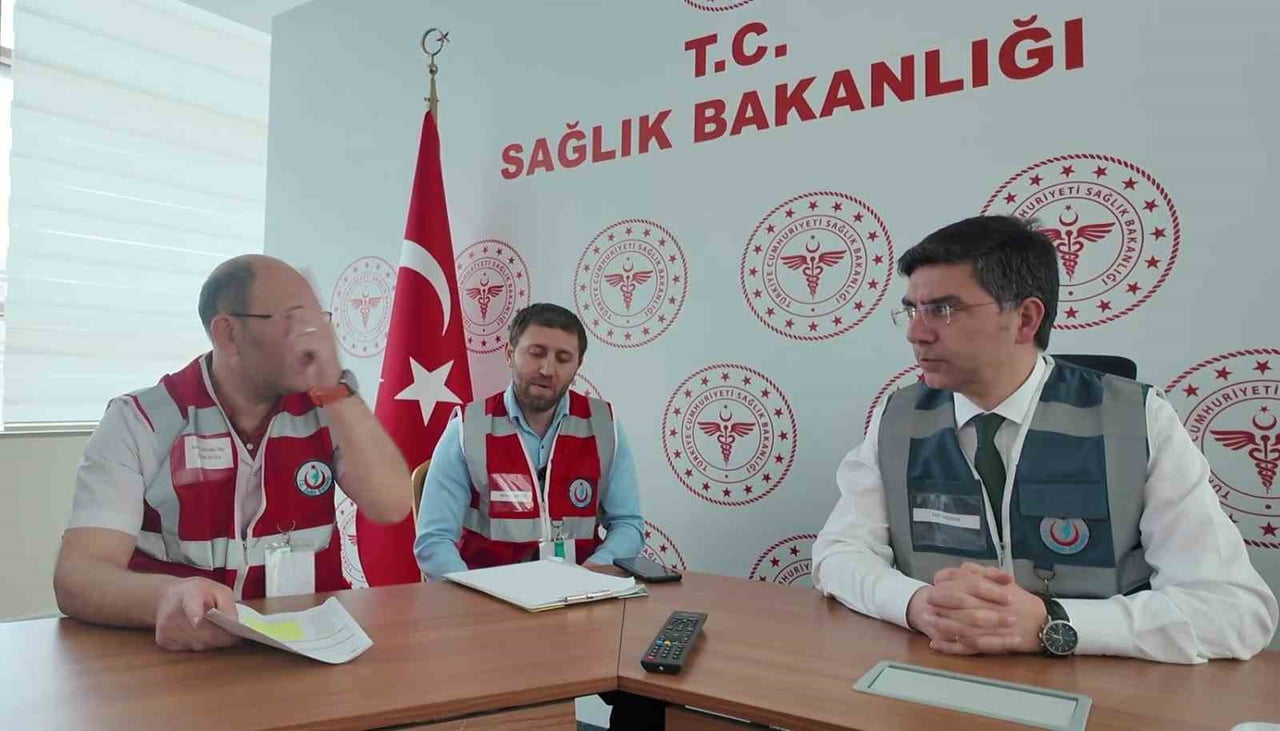 ERZURUM ŞEHİR HASTANESİ’NDE DÜZENLENEN KIRMIZI KODLU DEPREM VE YANGIN TATBİKATI GERÇEĞİ...