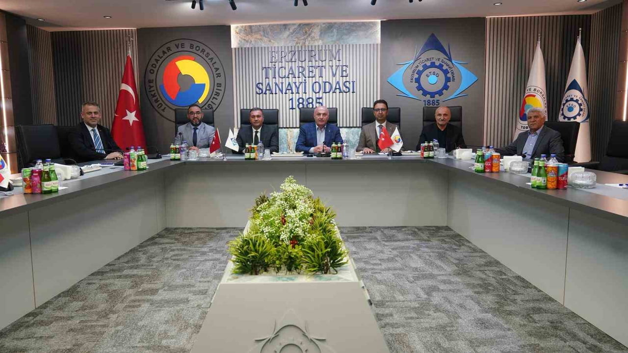 ERZURUM TİCARET VE SANAYİ ODASI (ETSO) TOPLANTI SALONUNDA, ERZURUM SANAYİCİSİNİN NİTELİKLİ ARA...