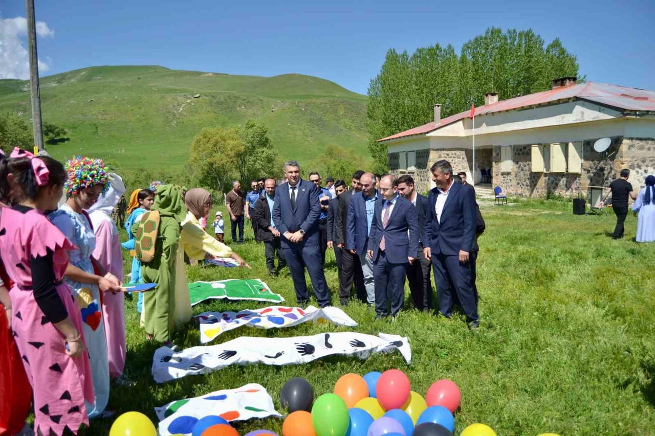 ERZURUM´UN KARAÇOBAN İLÇESİNDE GERÇEKLEŞTİRİLEN "ORDA BİR KÖY VAR ÇOK DA UZAK DEĞİL" PROJESİ, KÖY...