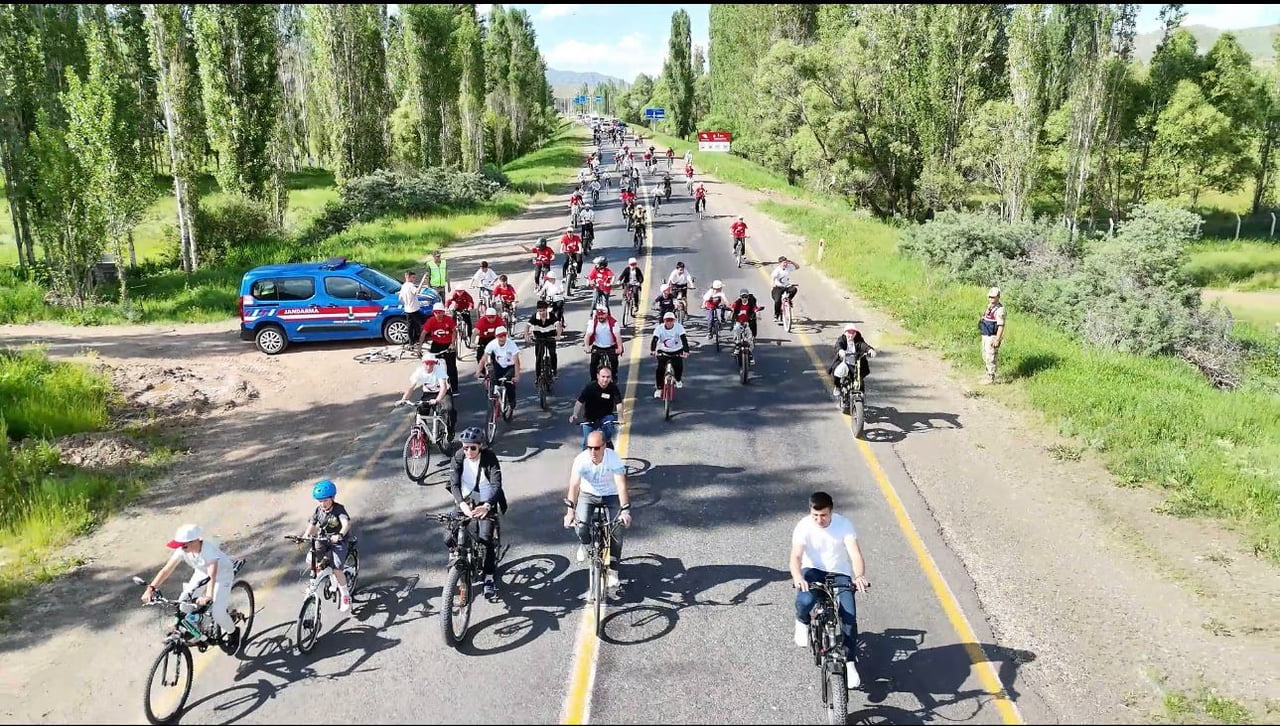 ERZURUM’UN NARMAN İLÇESİNDE DOĞA VE SPORU BİR ARAYA GETİREN BİSİKLET TURU ETKİNLİĞİ YOĞUN...