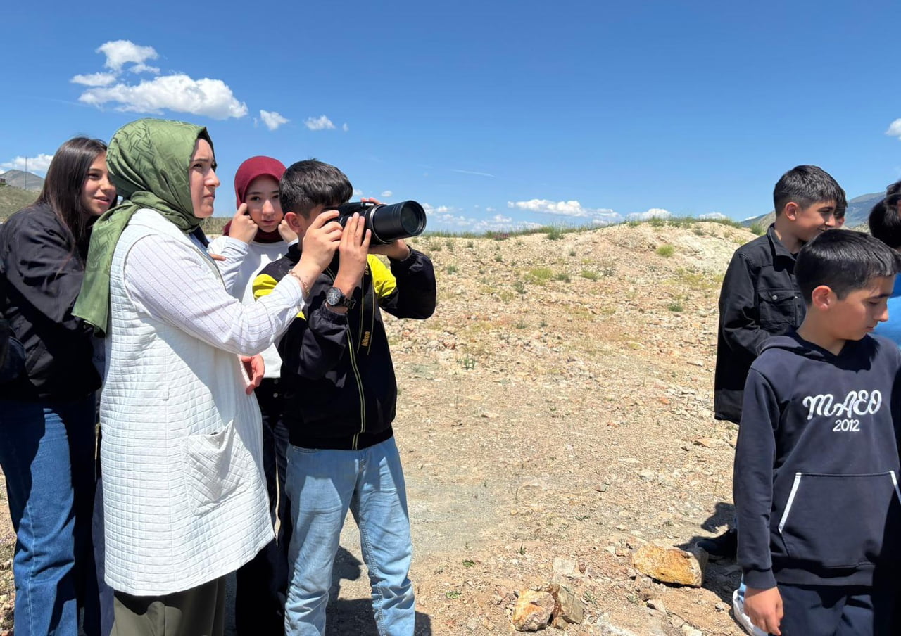 ERZURUM’UN OLTU İLÇESİNDE KUŞ GÖZLEMİ ETKİNLİĞİ DÜZENLENDİ.