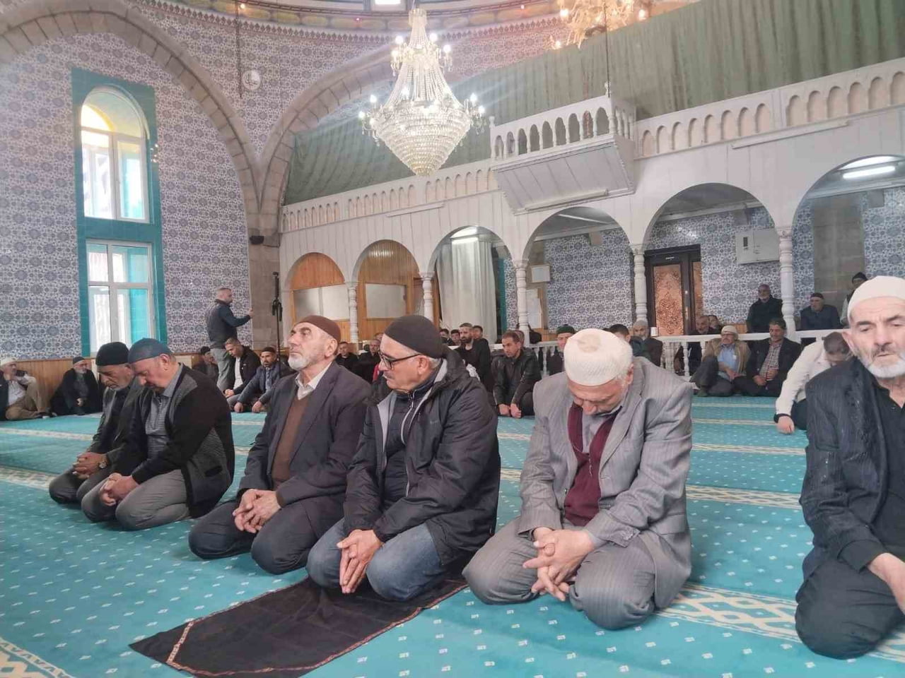 ERZURUM’UN OLTU İLÇESİNE BAĞLI ÖZDERE MAHALLESİ’NDE "VEFA GÜNÜ HATMİ ŞERİF PROGRAMI" GELENEĞİ BU...