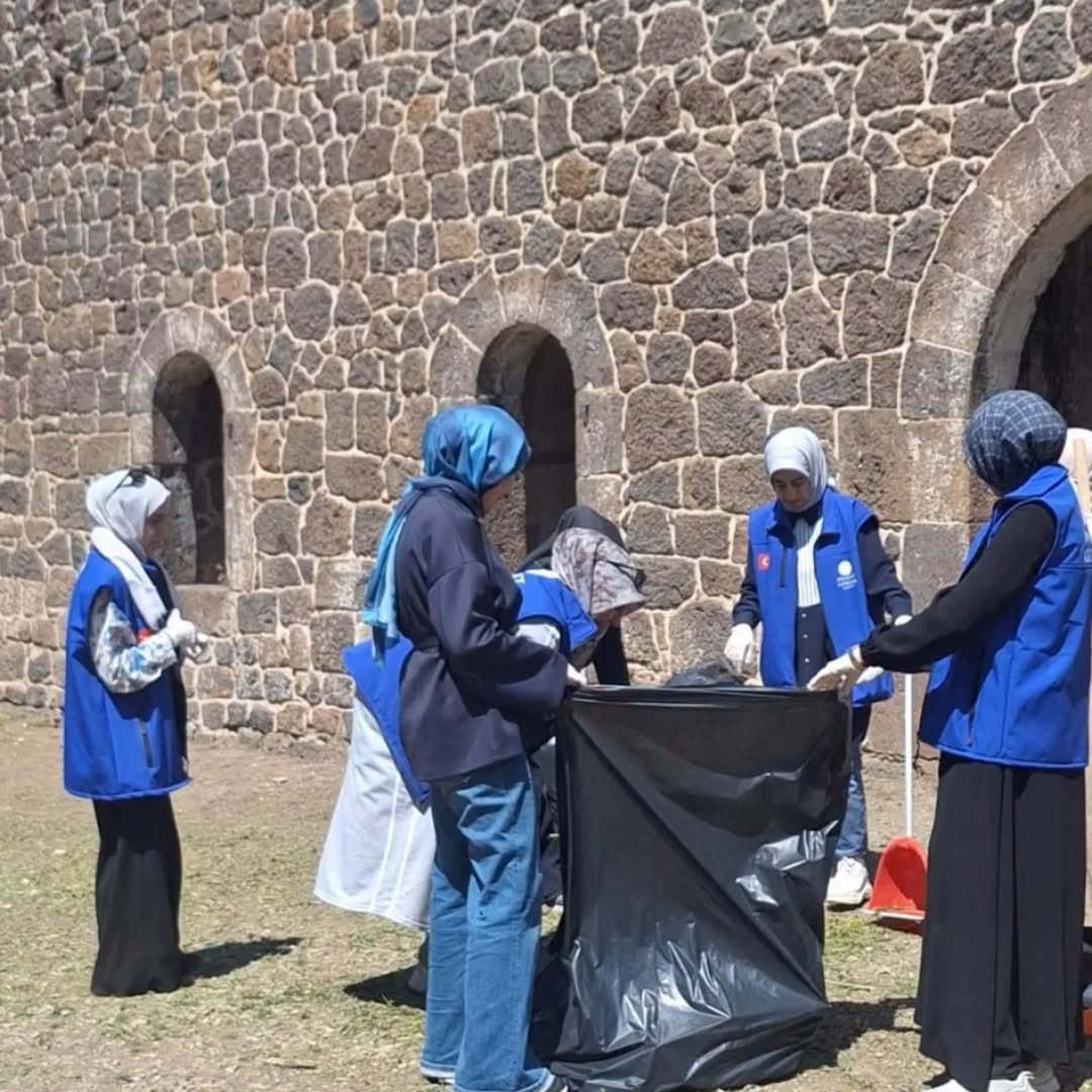 ERZURUM’UN TARİHİ SEMBOLLERİNDEN AZİZİYE TABYALARI, "ECDADA VEFA" PROJESİ KAPSAMINDA DÜZENLENEN...