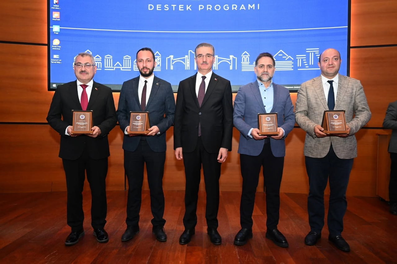 ERZURUM VALİSİ AYDIN BARUŞ, ATATÜRK ÜNİVERSİTESİ ÖNCÜLÜĞÜNDE YÜRÜTÜLEN "ERZURUM’UN TEMEL İHTİYAÇ /...