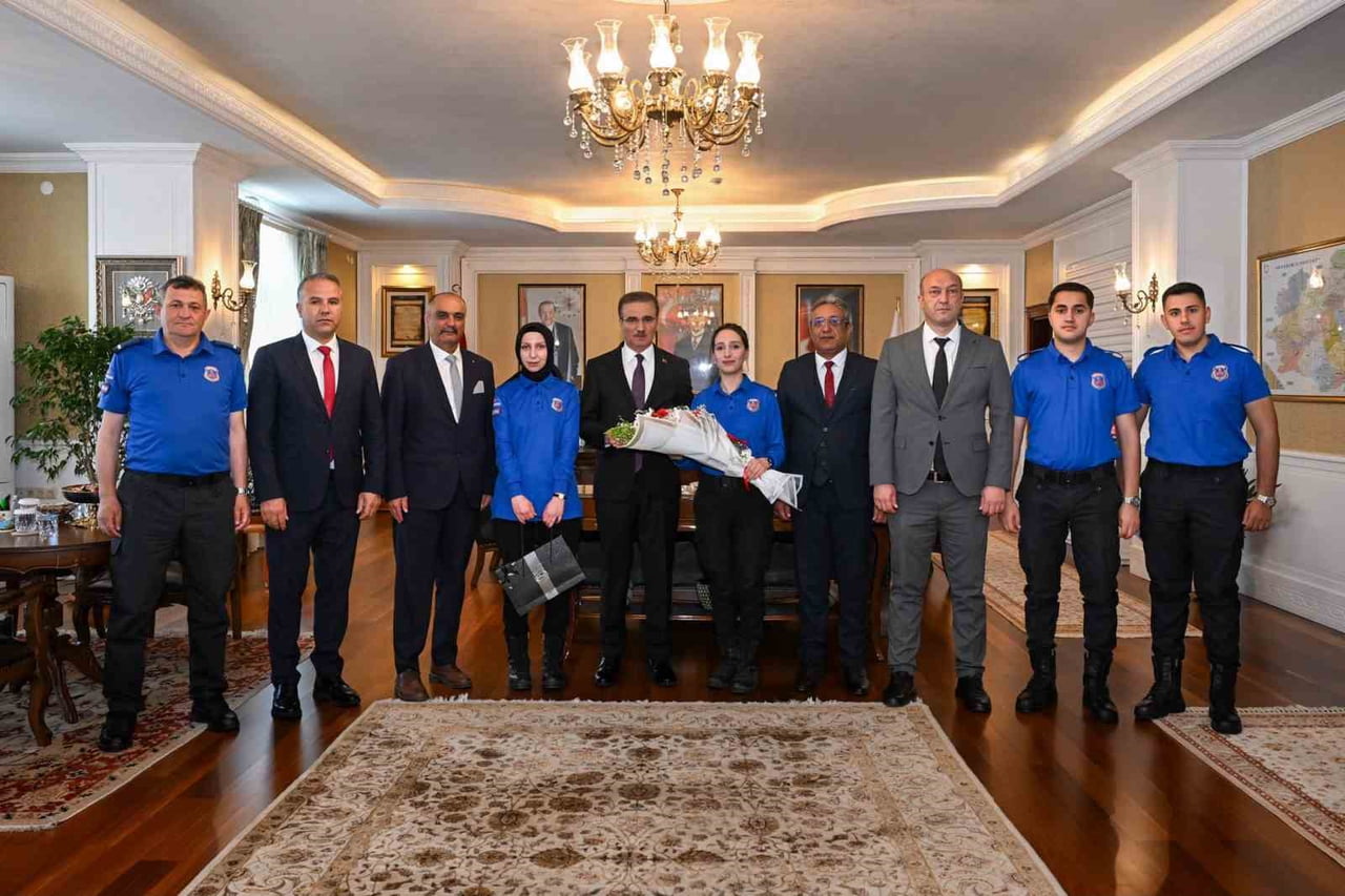 ERZURUM VALİSİ AYDIN BARUŞ, "CEZA İNFAZ PERSONELİ GÜNÜ" DOLAYISIYLA KENTTE GÖREV YAPAN CEZA İNFAZ...