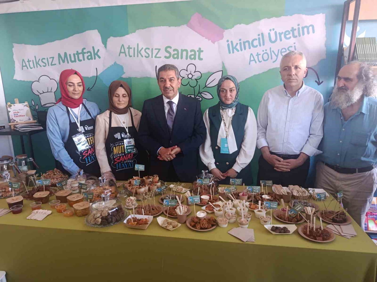 ESENLER BELEDİYESİ'NİN ATATÜRK HAVALİMANI'NDA DÜZENLENEN SIFIR ATIK FESTİVALİ KAPSAMINDA ÇEŞİTLİ...