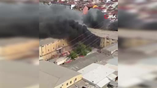 Esenyurt’ta bulunan bir fabrikada bilinmeyen bir nedenle yangın çıktı. Olay yerine itfaiye...