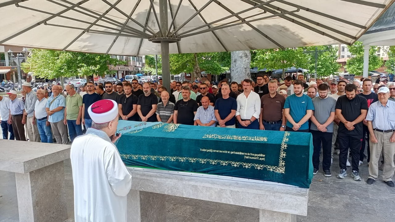 ESİN CAMAK VEFAT ETTİ