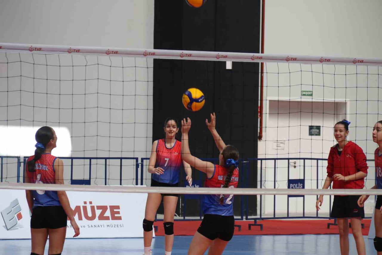 ESKİŞEHİR'DE 6 ŞUBAT DEPREMLERİNDE HAYATINI KAYBEDEN MİLLİ SPORCUNUN ADINI TAŞIYAN ALTYAPILAR...